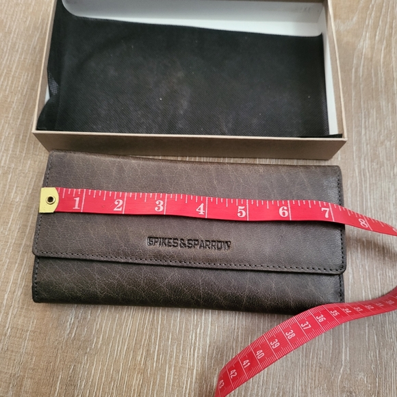 Spikes & Sparrow Leather Woman's Wallet NWT - Picture 9 of 9